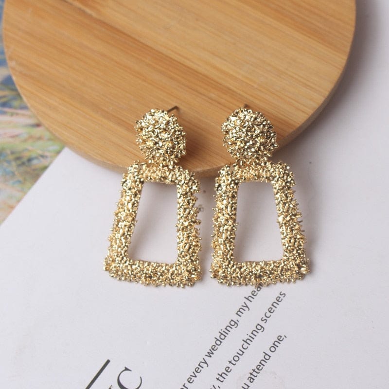 Gold Color Metal Drop Earrings Irregular Hollow Heart Earrings Twisted Geometric Earrings for Women