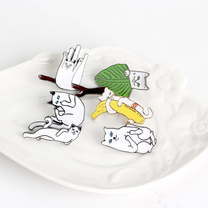 Funny White Cats Enamel Pin Branch Leaf Banana Cat Animals Brooch Women Men Lapel Pins Denim Jeans Badge Cartoon Jewelry Gifts