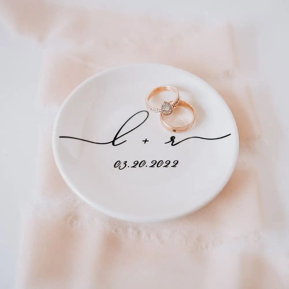 Personalized Trinket Dish Bridal Shower Gift for Her Wedding Engagement Couple Jewelry Tray Round Ring Holder Plate Wedding Deco